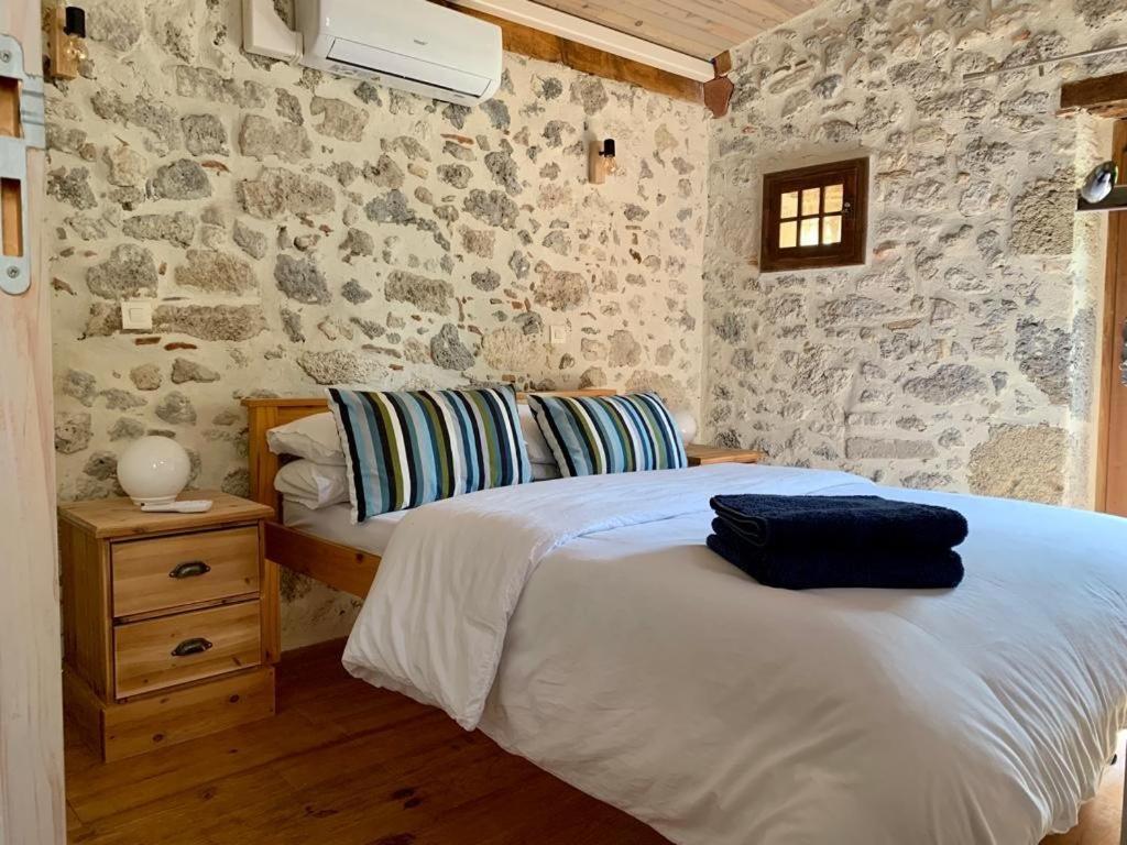 Gites De Verger, Stylish Self Catering Cottages In Sos Exterior photo